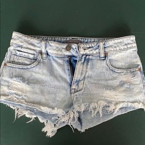 KENDALL & KYLIE- Jean Shorts, Size 3